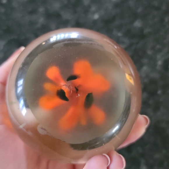 Vintage Floral Art Globe Paperweights Set of 3 - Picture 5 of 13